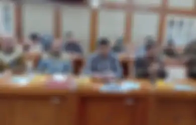Dirut Garuda Indonesia Bongkar DPR Minta 80 Kursi Business Class untuk Berangkat Haji, Anggota Komisi VI: Ada UU yang Larang?