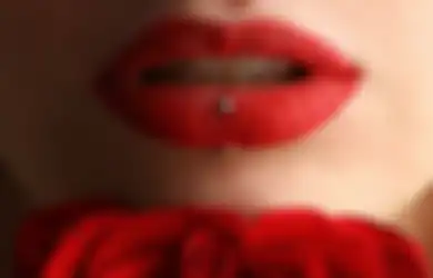 5 Arti Kedutan di Bibir Bagian Atas, Bakal Ada yang Segera Bayar Utang