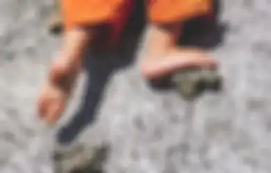 5 Arti Kedutan di Telapak Kaki Menurut Primbon Jawa, Konon Bakal Ada Kesulitan yang Tak Bisa Disepelekan