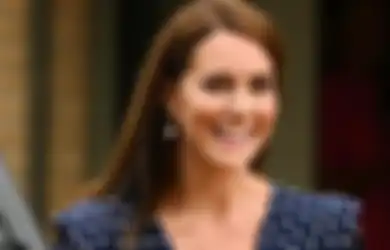Inspirasi Tampil Charming Pakai Peplum Dress ala Kate Middleton