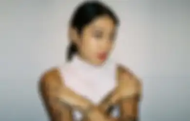 5 Outfit Kasual Kece Peggy Gou, DJ Viral di TikTok Mirip Chef Renatta