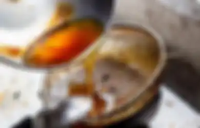 Jangan Langsung Buang! Ini 4 Manfaat Minyak Goreng Bekas Buat Sekitar