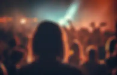 5 Zodiak Ini Suka Nonton Festival Musik, Libra Udah Kayak Agenda Hangout Sama Teman