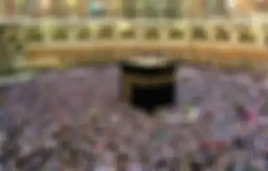 Dijemput Polisi Usai Pulang dari Ibadah Haji, Wanita Ini Diduga Punya Bisnis Haram di Warung Makan Miliknya
