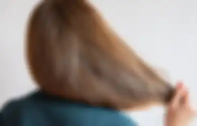 5 Hal yang Enggak Boleh Dilakukan Kalau Punya Rambut Mengembang