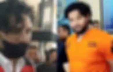 Ammar Zoni Tak Bisa Sembunyikan Rasa Gelisahnya Saat Sidang Tuntutan Lantaran Sang Ayah Masuk Rumah Sakit