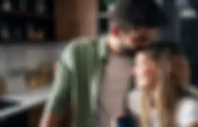 5 Cara Menolak Ciuman Pacar, Harus Dilakukan Kalau Enggak Nyaman!