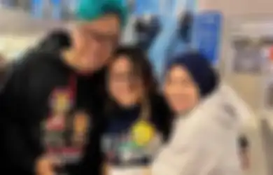 Terkuak Gaji Cita Kuya Capai 2 Digit Sebulan, Uya Kuya Bangga Anaknya Tak Malu Jadi Pelayan Resto di Amerika: Dia Mau Coba dari Bawah 