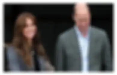 Gaya Kasual Pakai Blazer ala Kate Middleton Buat Aktivitas Outdoor