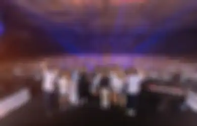 Kumpulan Foto HD Konser NIKI Nicole World Tour in Jakarta 2023