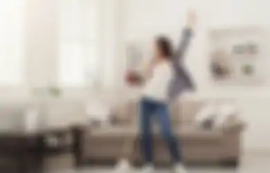 Sekalian Olahraga, 5 Trik Turunkan Berat Badan sambil Bersih-bersih