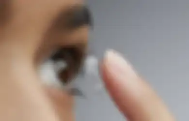 Awas Kena Keratitis karena Kelamaan Pakai Softlens. Kenali Gejalanya!