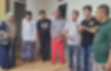 Enuh Nugraha Nangis Teman-teman Kuliahnya di ITB Jemput Sang ODGJ di Kudus