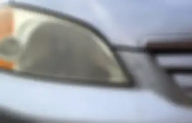 Beginilah Cara Bikin Kinclong Mika Lampu Mobil Bekas Yang Menguning