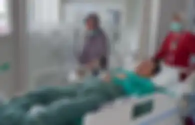 Innalillahi, Suami Artis Dilarikan ke RS Usai Ketiban Motor Seberat 220 Kg, Begini Kondisinya Pasca Operasi Patah Tulang