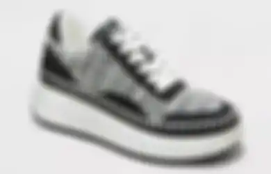 5 Model Sneakers Ini Bakal Ngetren di Tahun 2024. Udah Punya Belum?