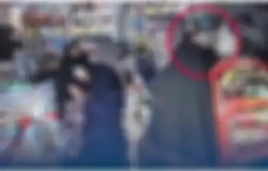 Emak-emak Bermobil Gondol Beras dan Sembako Terekam CCTV, Pemilik Warung Kelontong: Ada yang Mengalihkan
