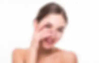 Pahami Cara Aman Pakai Softlens Lebih dari 5 Jam dalam Sehari