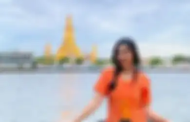 Gaya Kasual Simpel Pakai Kebaya ala Febby Rastanty. Manis dan Trendi!