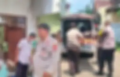 Saat Ditemukan Sudah Mengeluarkan Bau Busuk, Dokter Zaenal Tinggal Sebatang Kara di Rumah Reyot Penuh Sampah