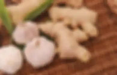 Ini 7 Khasiat Utama dari Mengonsumsi Jahe dan Bawang Putih Bersamaan