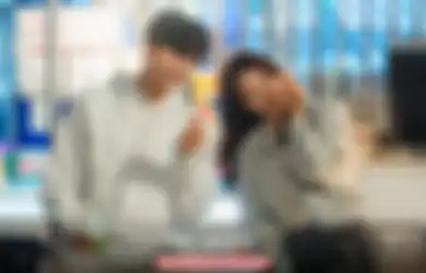 Intip Momen Park Hyung Sik dan Park Shin Hye Saat di Balik Layar Drama Korea Doctor Slump