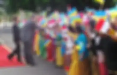 Tuliskan Keberagaman Kebudayaan Berdasarkan Atas Unsur Bahasa, Ras-Suku Bangsa, Religi, Dan Seni?