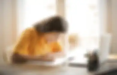 3 Weton yang Punya Hobi Menulis, Mereka Dikenal Sangat Kreatif dan Cerdas