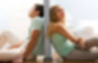 Ini 5 Tanda Kalau Cowok Menyesal Telah Putus dan Meninggalkan Kita