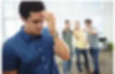 Respons Sesuai Karakter Zodiak Hadapi Orang yang Suka Ngomongin di Belakang (Part 1)