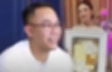 Tangis Dewi Perssik Dilamar Rully dari Pakistan, Merasa Dihargai Dapat Panai 1 Kg Emas, Kerabat Bandingkan dengan Deretan Mantan