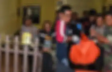 Tewas Tertelungkup dengan Pisau Menancap di Leher, Warga Malang Dibunuh Saat Tetangga Tarawih, Polisi Belum Berani Simpulkan Motif Pelaku