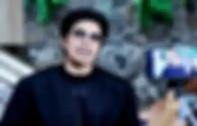 Atta Halilintar Ujian Paket C, Terkuak Potret Suami Aurel Hermansyah Pakai Baju Hitam Putih, Jadi Peserta yang Paling Tua