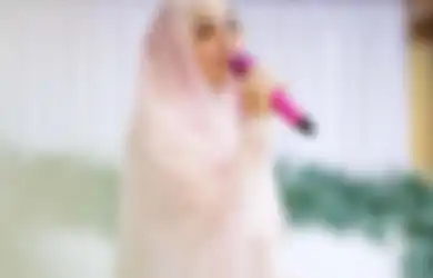 Masih Betah Menjanda Usai 3 Kali Cerai, Intip Kabar Terbaru Risty Tagor, Sibuk Jualan Baju hingga Masker Demi Hidupi Anak-anaknya