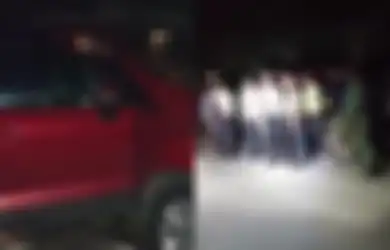 Mayat Pria dengan Leher Tergorok Ditemukan Dalam Mobil Ford Merah di Kuningan, Kades Ungkap Identitas Korban: Warga Bandung