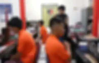 Mayat Pria Bersimbah Darah Gegerkan Warga Luwu Utara, Korban Ternyata Dibacoki sampai Tewas Gara-gara Pisang, Pelaku Ayah-Anak