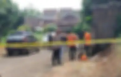 Leher Digorok Nyaris Putus, Mayat Pria Terbungkus Sarung di Pamulang sempat Dikira Buntelan Sampah