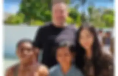 Felicia Dahayu Siswa SD dari Banyuwangi Bikin Kagum Elon Musk, Ternyata Ada Didik Profesor Fisikawan Kondang di Indonesia!