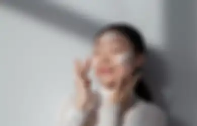 3 Tips Memilih Sunscreen Agar Kulit Wajah Tidak Jerawatan, Simak