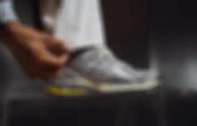 Ini 3 Pilihan Sepatu New Balance yang Keren dan Nyaman untuk Dipakai ke Konser  Musik!