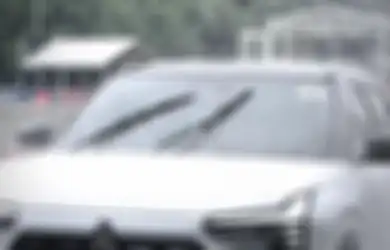 Perhatikan Hal Ini Jika Mengemudi Saat Hujan Deras dan Angin Agar Aman