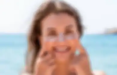 Tips Pilih Sunscreen yang Cocok untuk Dipakai Sehari-hari, Perhatikan Teksturnya!