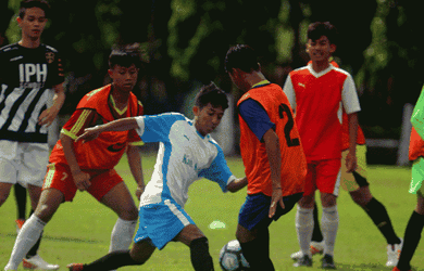 Contoh Gerak Lokomotor dan Non Lokomotor dalam Olahraga Sepakbola