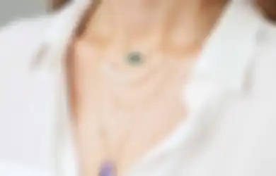Tampil Beda dengan 6 Tips Layering Kalung yang Enggak Kalah Ngetren!