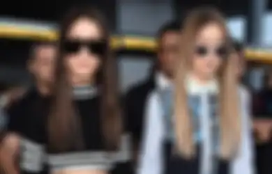 7 Inspirasi Gaya Fashion Kakak-Adik Ala Gigi dan Bella Hadid. Sister Goals Banget!