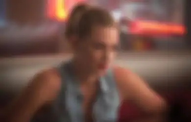 7 Inspirasi Gaya Rambut Simpel Untuk ke Sekolah ala Betty Cooper di Riverdale Buat yang Anti-Ribet