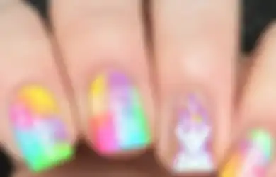 Buat Kita yang Suka Unicorn, Ini Dia 12 DIY Nail Art yang Patut Kita Coba!