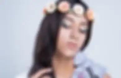 Cantik! Riasan Mata Dengan Nuansa Warna Alam