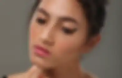 Eyeliner Sticker, Cara Cepat Untuk Menghias Mata