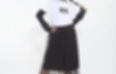 Oversized Tee, Kaus Berpotongan Longgar, Besar & Stylish!